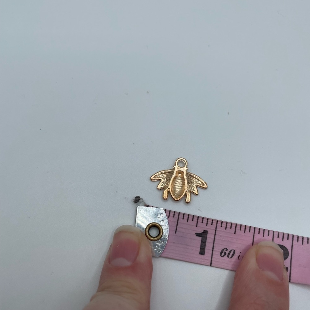 Gold Mini Bumble Bee Charm NWOT - Picture 4 of 4